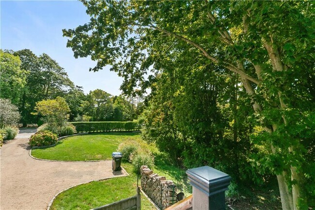 Building Photo - 99 Coggeshall Ave