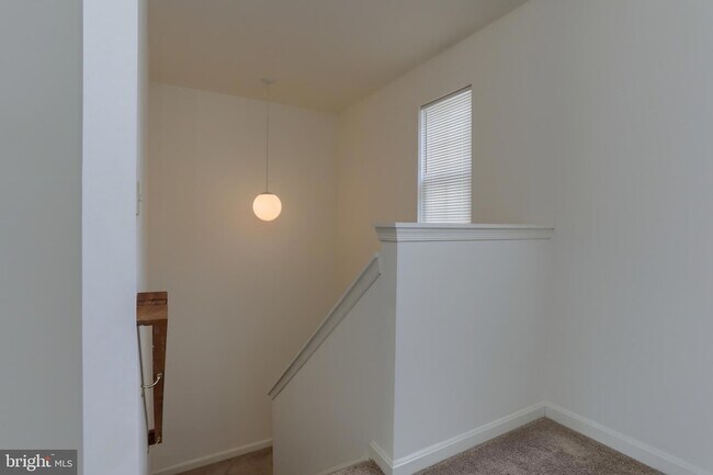 Foto del edificio - 211 Sparrow Rd