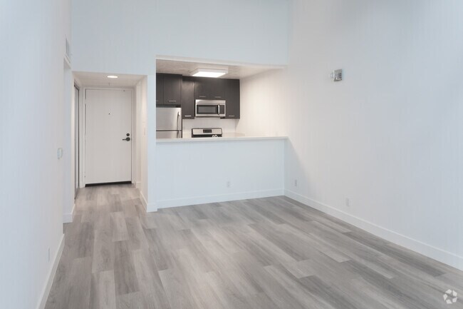 1 habitación, 1 baño - 650 pies cuadrados - Sala de estar - 1823 Grace