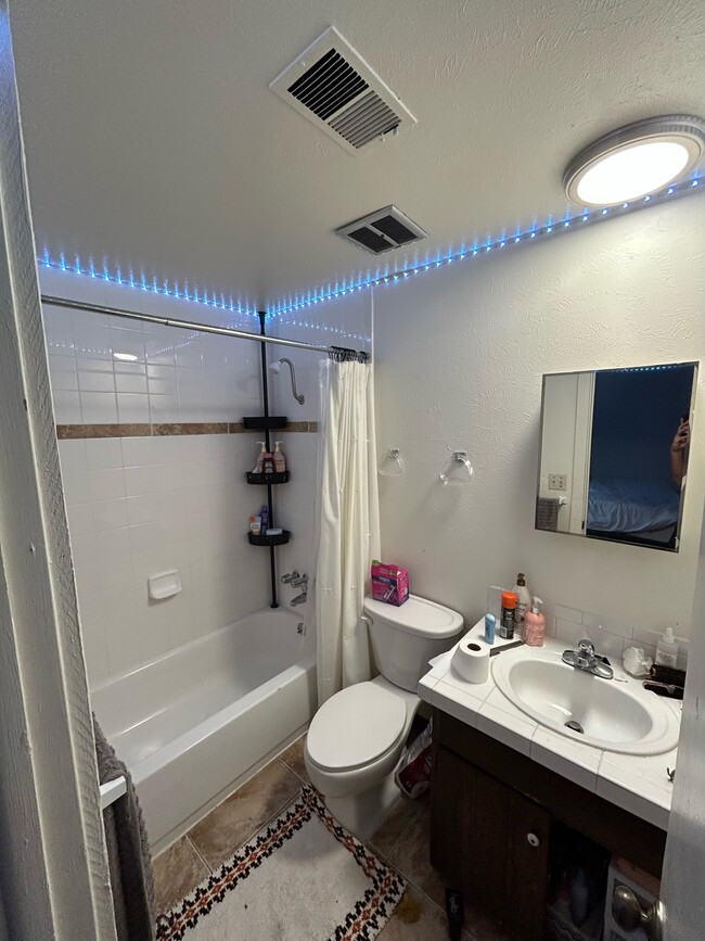 Attached Bathroom - 840 North St