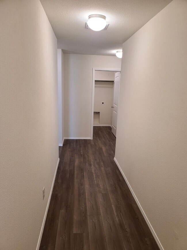 Foto del edificio - 4009 Renee Dr