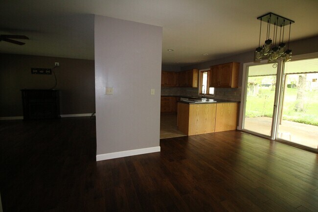 Foto del edificio - 133 Youngridge Dr
