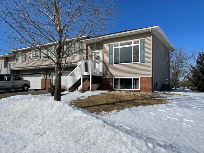 Fully furnished, Two unit townhome. Right unit for rent. - 1512 Judicial Rd