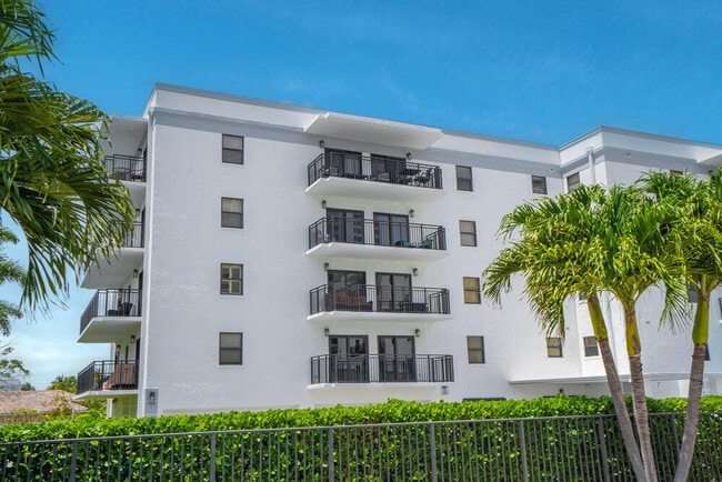Building Photo - 2679 S Ocean Blvd