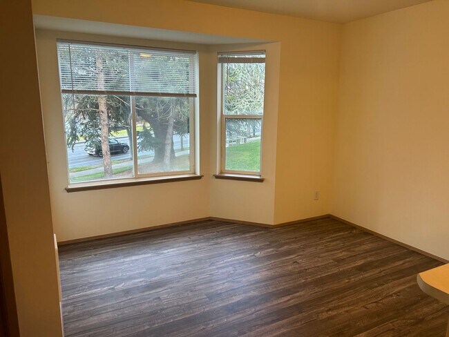 Building Photo - Welcome to Belleau Woods!