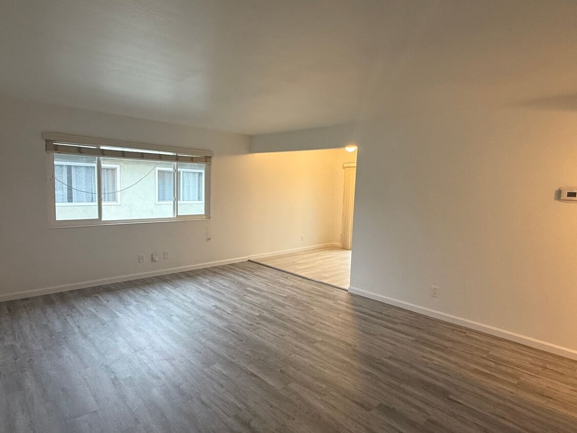 Foto principal - 3251 Santa Clara Ave