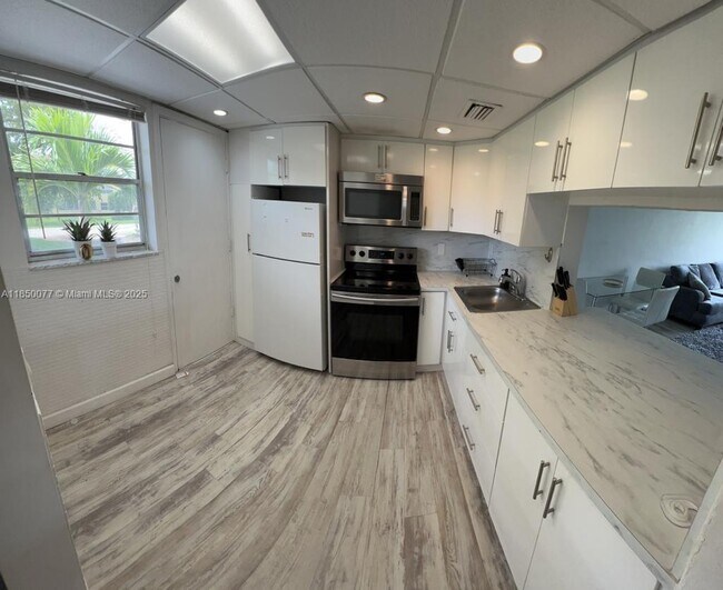 Foto del edificio - 2825 NE 201st Terrace