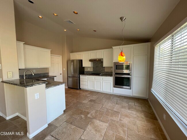 Building Photo - 2210 Rutland Pl