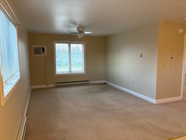 Foto del edificio - 244 Oakwood Ave