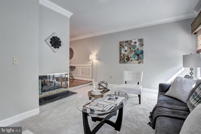 Building Photo - 2902 Oakton Crest Pl
