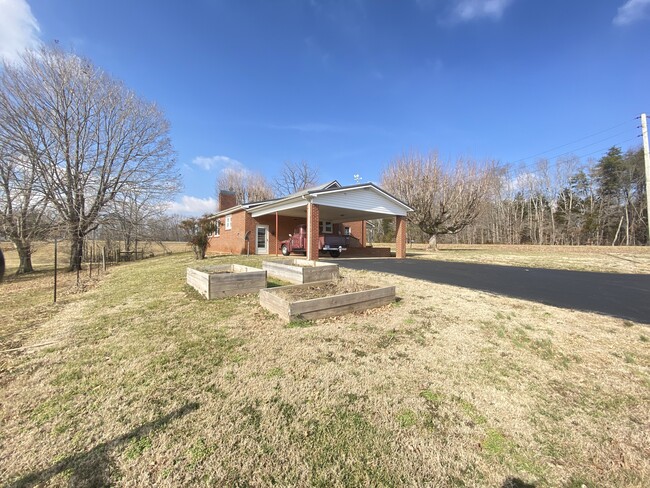 Building Photo - 7440 Mount Herman Rd