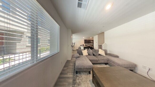Building Photo - Charming 3-Bedroom Home with Modern Comforts