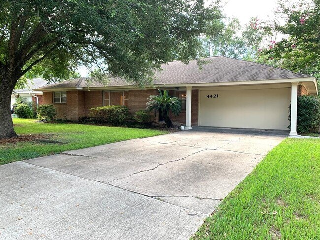 Building Photo - 4421 Briarbend Dr