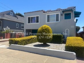 Building Photo - 301 Monroe St