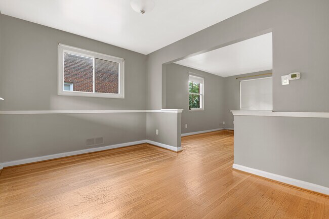 Building Photo - 1719 Monroe St NE