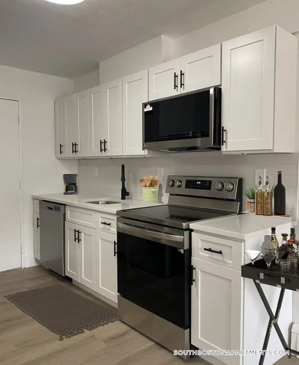 Building Photo - 741 E 6th St