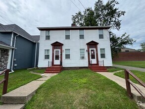 Building Photo - 223-225 W Trail St