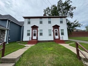 Building Photo - 223-225 W Trail St