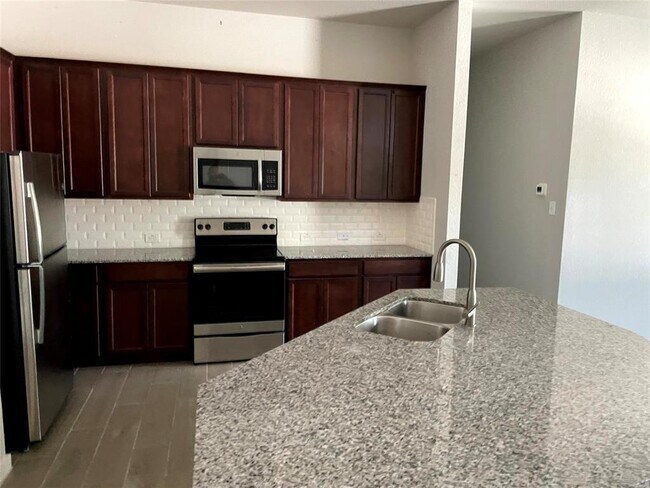 Foto del edificio - 225 Oakcrest St