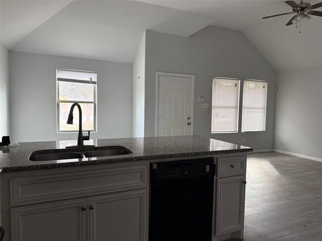 Building Photo - 4509 Larkspur St