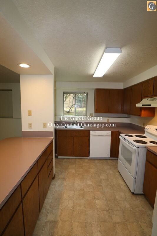 Building Photo - 6017 SW Karla Ct