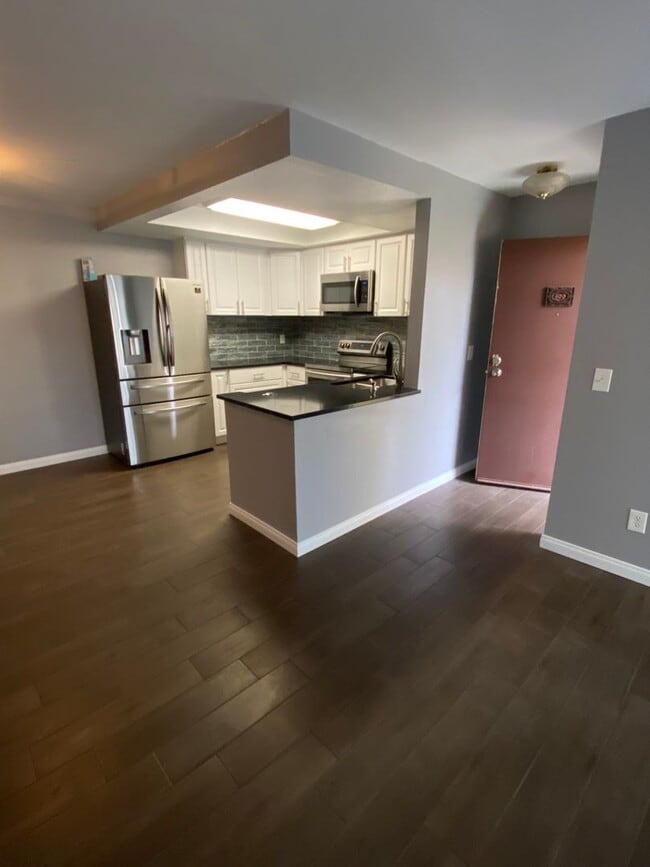 Foto del edificio - 2BD / 1BA Apartment with AC and parking in Mission Valley!