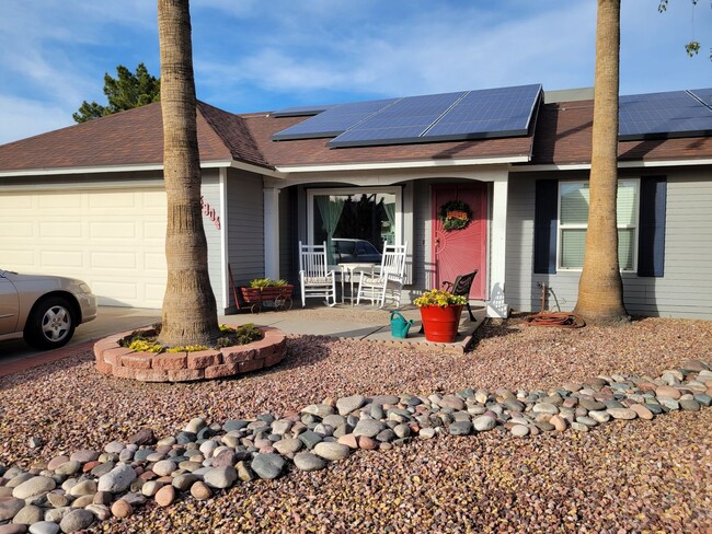 Building Photo - Tastefully decorated home with NO CARPET