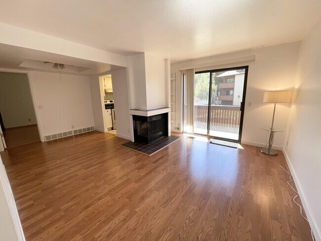Foto del edificio - 6878 Countrywoods Cir
