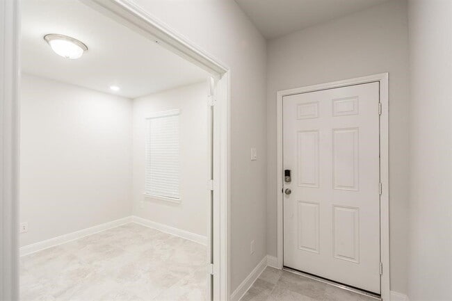 Building Photo - 24907 Prairie Briar Cir
