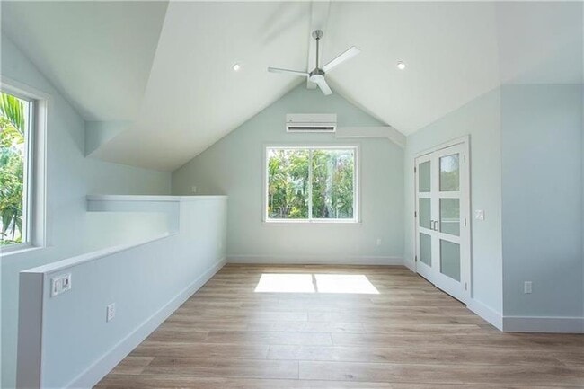 Building Photo - 824 NE 17th Way