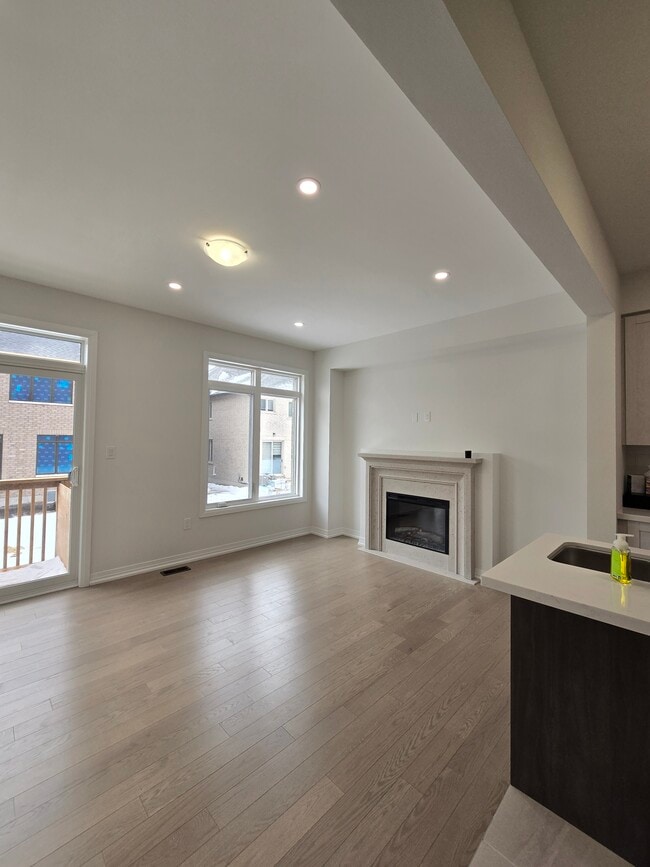 Building Photo - 45 Auckland Dr