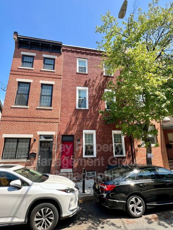 Building Photo - 411 Poplar St