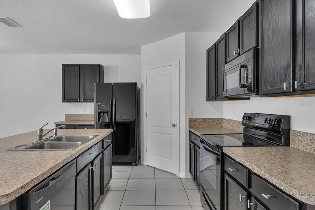 Foto del edificio - 1828 Partin Terrace Rd