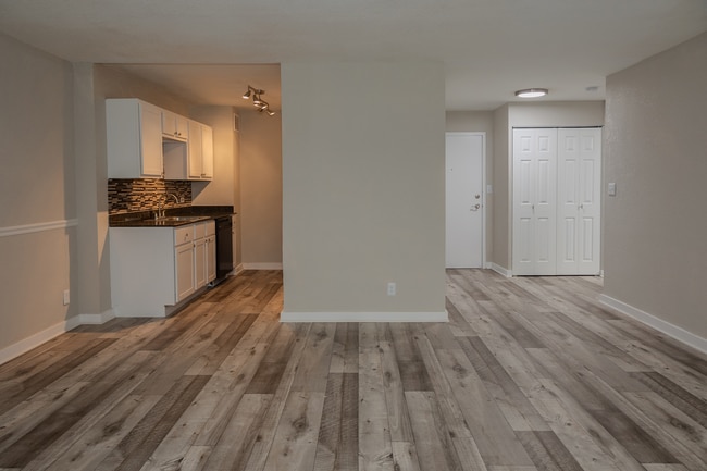 Foto del edificio - The Towers at Gateway City