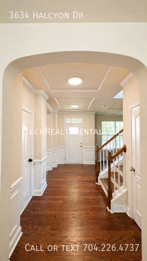 Foto del edificio - 3634 Halcyon Drive