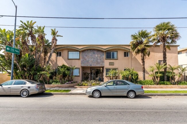 Building Photo - 5629 Laurel Canyon Blvd