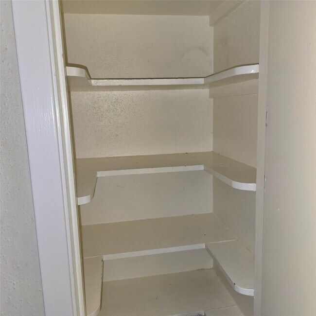 Building Photo - 3722 Westheimer Pl Dr