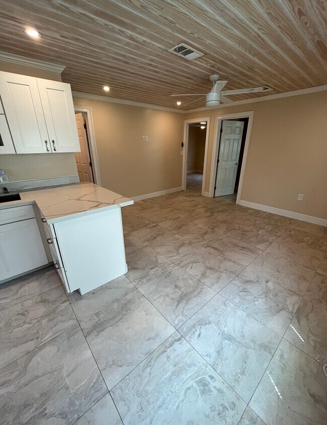 Foto del edificio - 56 Ed Swift Rd