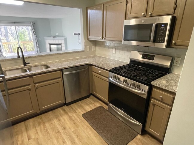 Building Photo - Forest Hills Condo available in Grand Ridg...