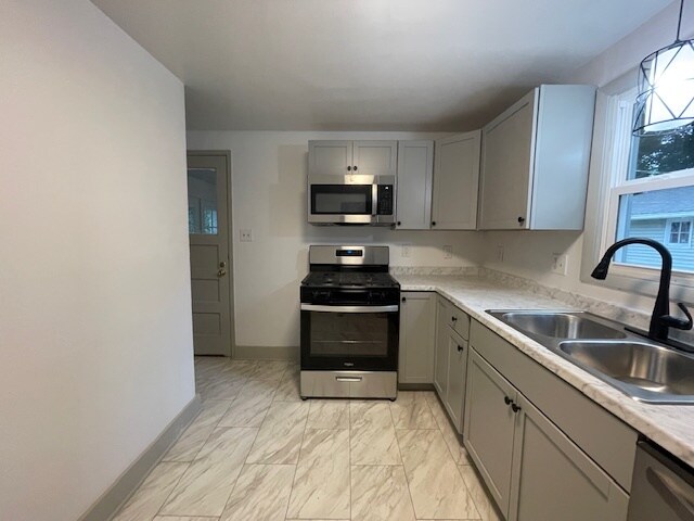Foto del edificio - 2229 Parkview Pl