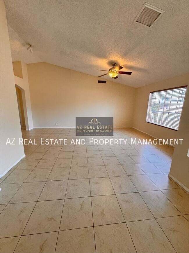Foto del edificio - 8528 W Pershing Ave