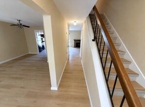 Building Photo - 1662 Parkside Dr