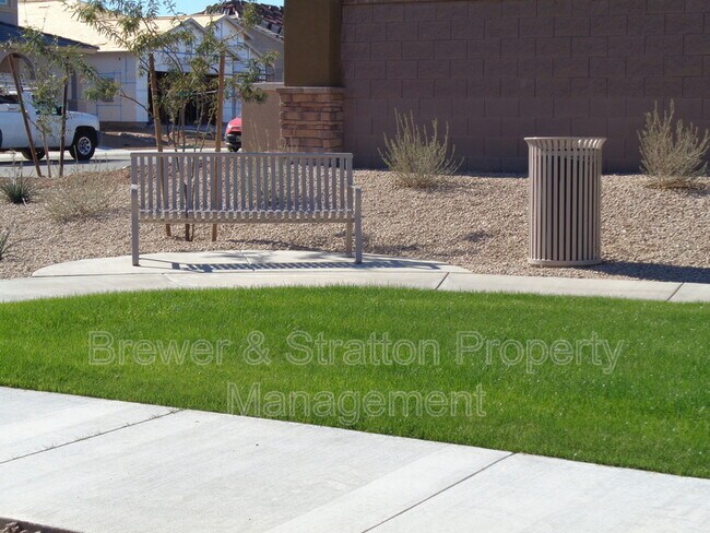Building Photo - 13004 W Fleetwood Ln