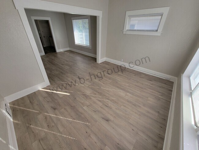 Foto del edificio - 5111 33rd Ave