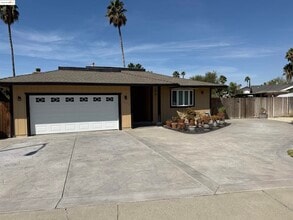 Building Photo - 1370 Willow Lake Rd