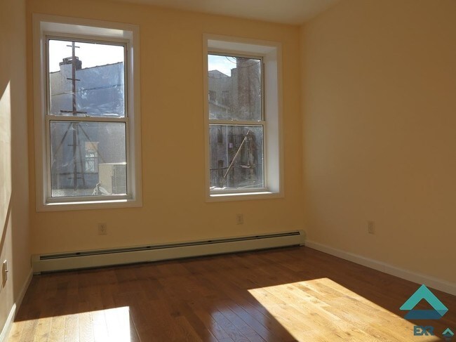 Building Photo - 5514 Myrtle Ave