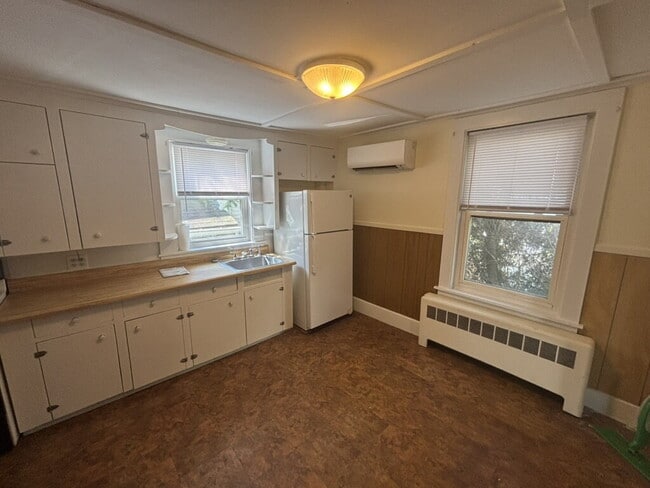 Building Photo - *** Studio Apartment for Rent – Historic Bath, Maine ***