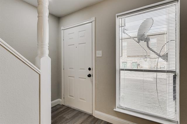 Building Photo - 406 Noble Ave