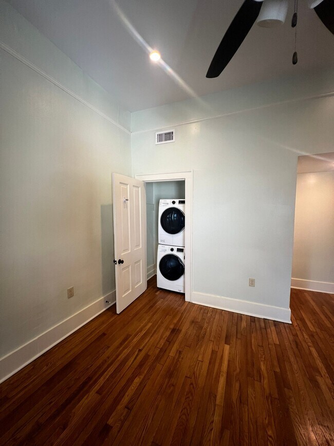 Foto del edificio - 511 E 7th St
