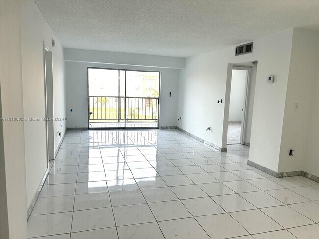 Foto del edificio - 1250 NE 125th St